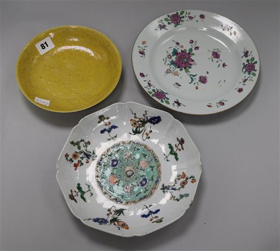 Two Chinese porcelain dishes and a plate